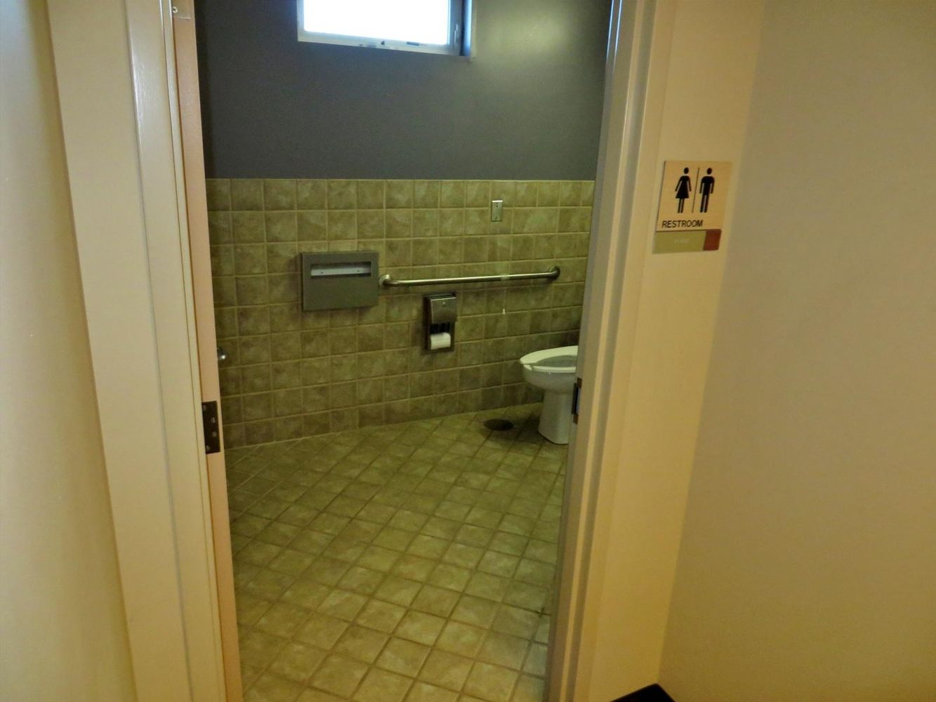 Surgery Center: 2439 Sonoma St, Redding, CA 96001
